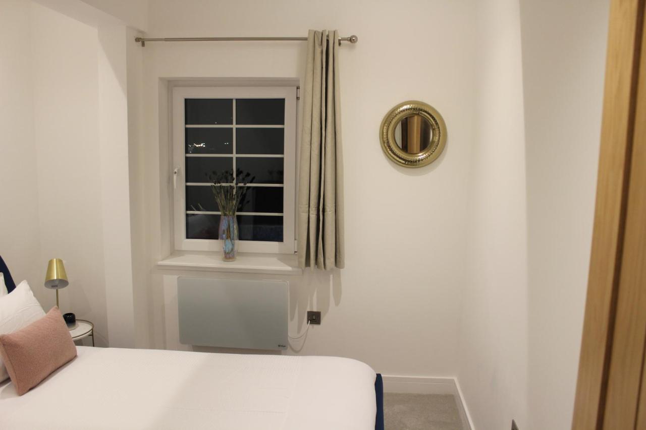 Luxury 2 Bed Apartment In The Heart Of Rochester Rochester  Exteriör bild